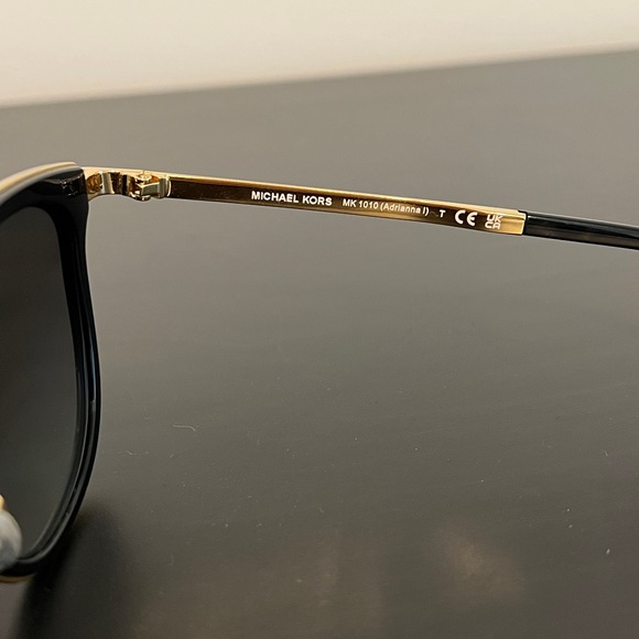 Michael Kors Sunglasses with Case! - Picture 6 of 9